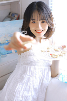 那英问张馨予李菲儿你俩谁啊
